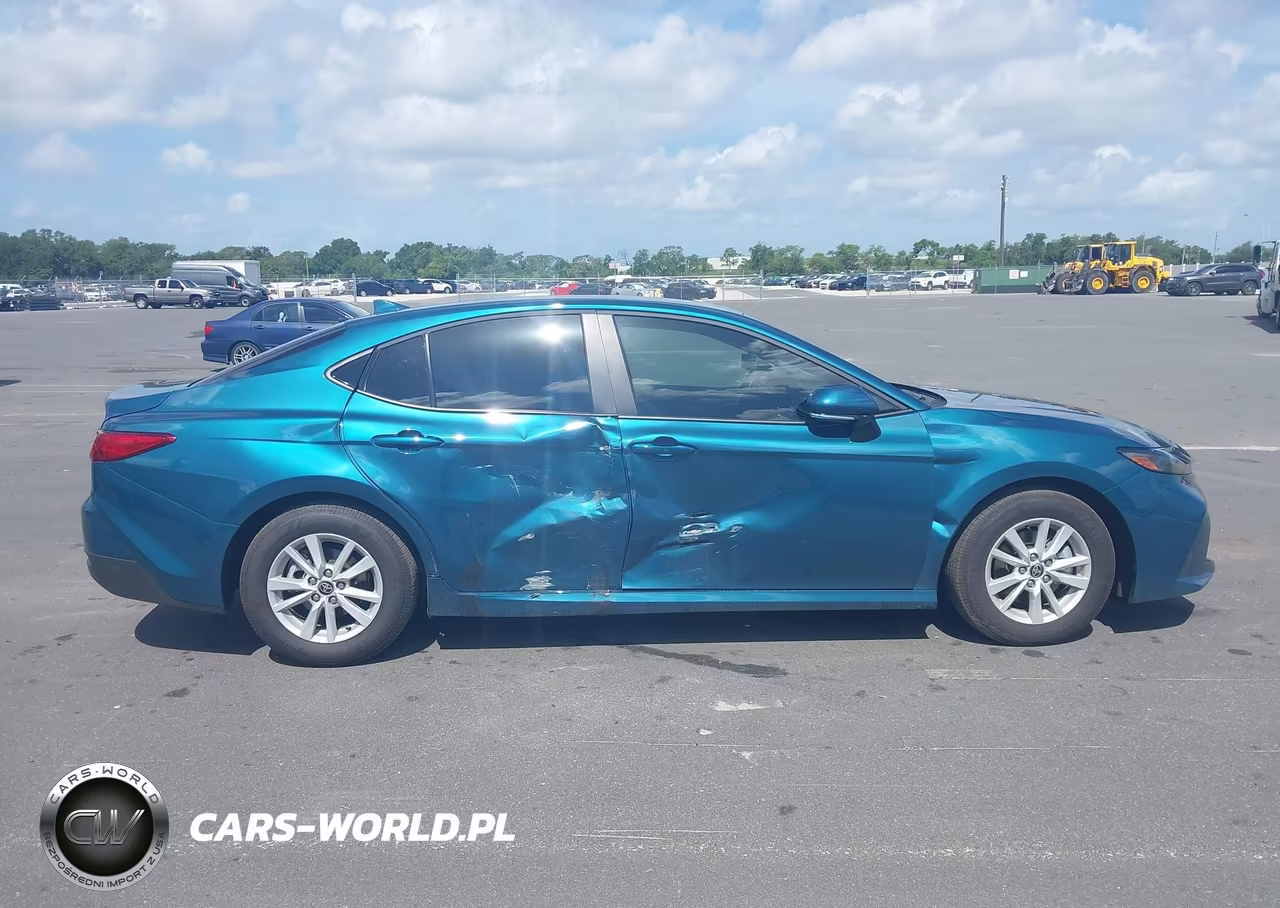2026 Toyota Camry Le VIN:4T1DAACK3TU260984 - 13