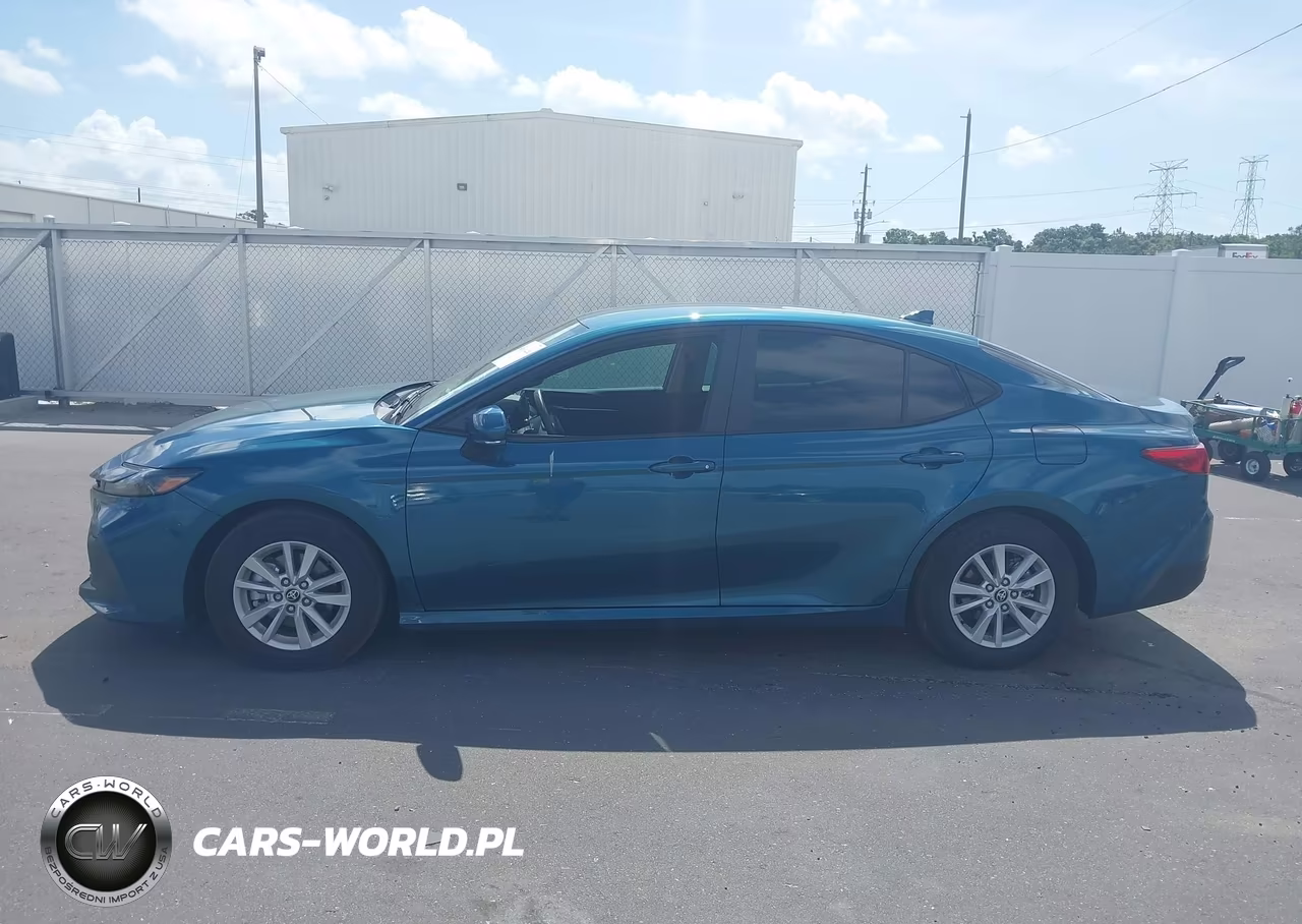 2026 Toyota Camry Le VIN:4T1DAACK3TU260984 - 14