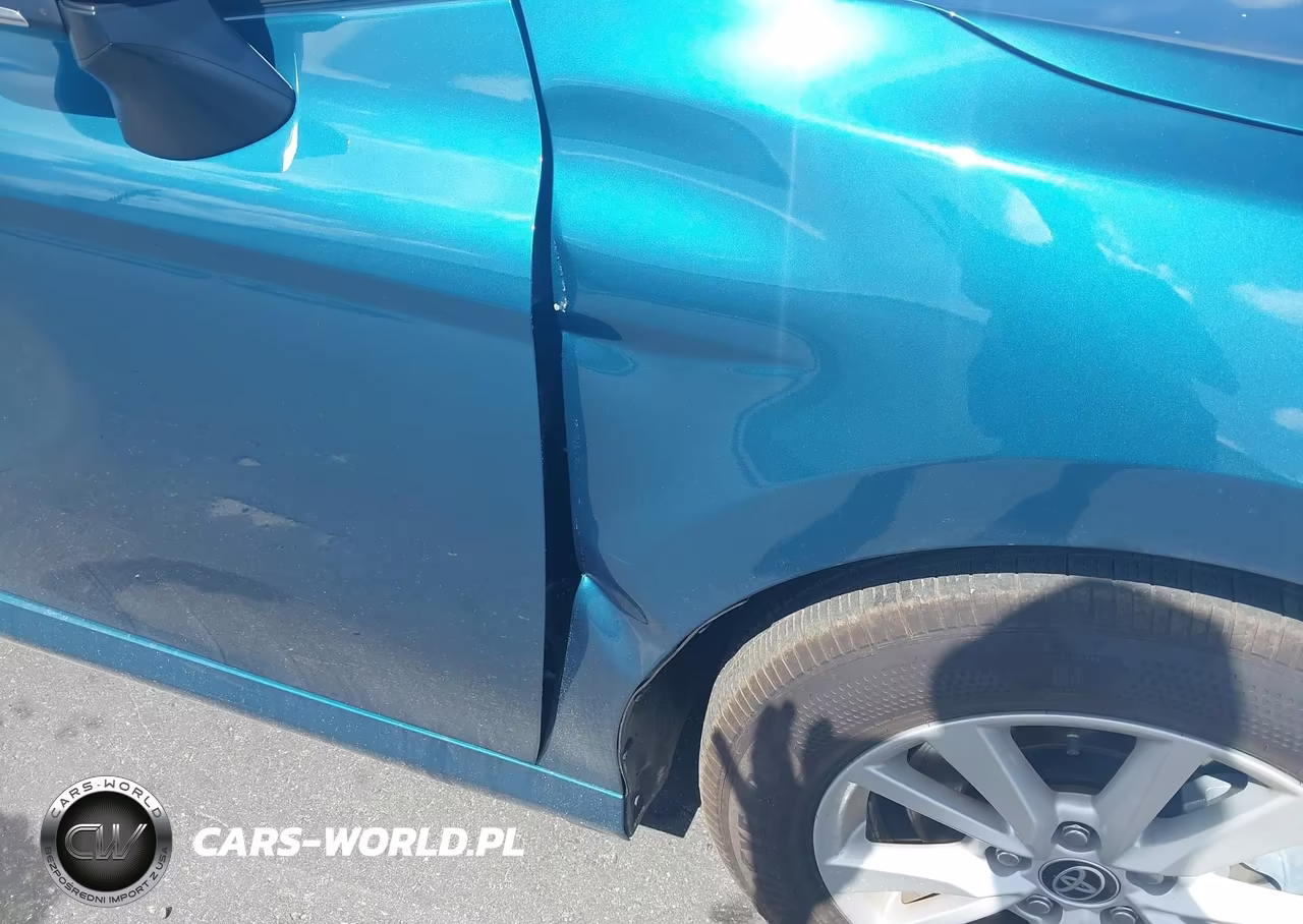 2026 Toyota Camry Le VIN:4T1DAACK3TU260984 - 17