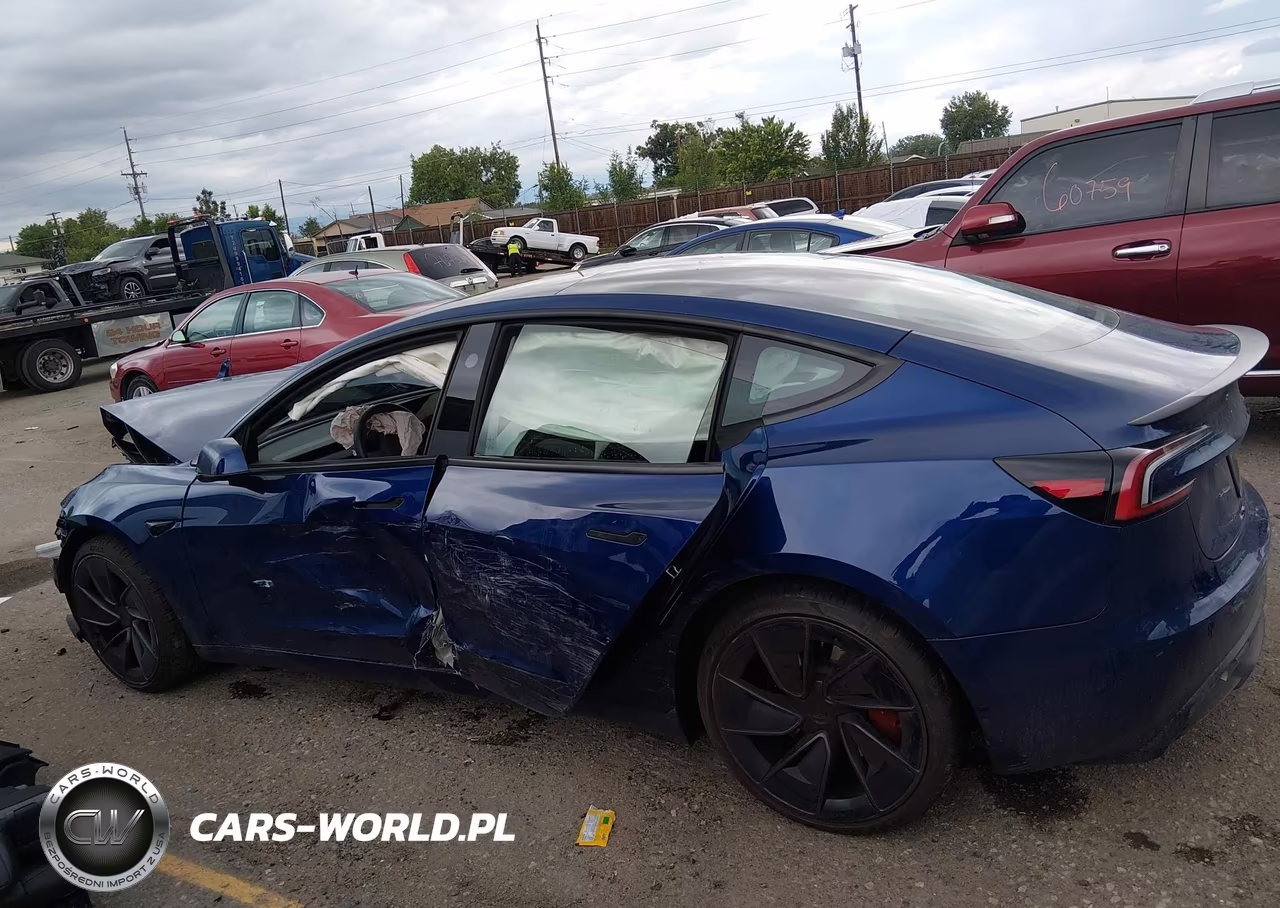 2025 Tesla Model 3 Performance All-Wheel Drive VIN:5YJ3E1ET1SF940027 - 14