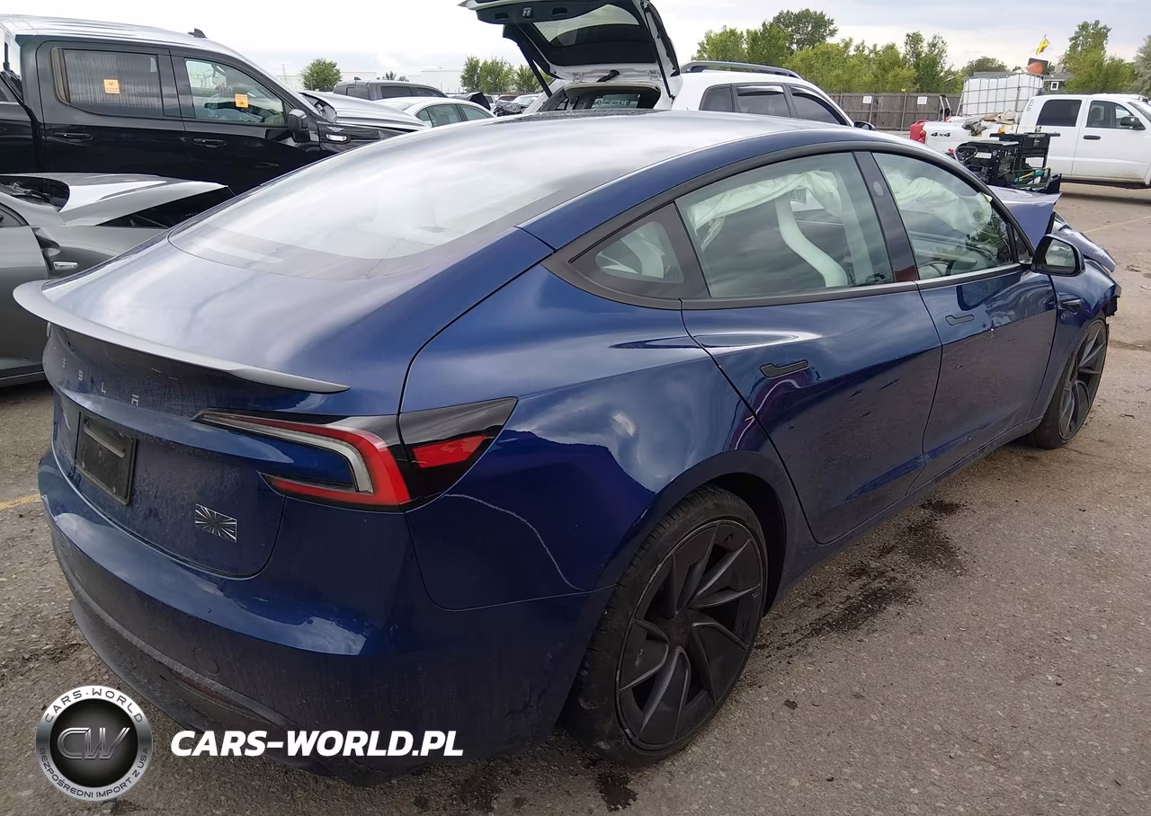 2025 Tesla Model 3 Performance All-Wheel Drive VIN:5YJ3E1ET1SF940027 - 4