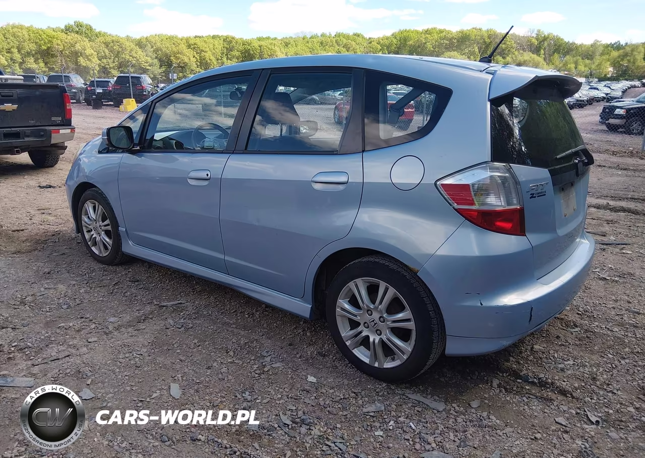 2010 Honda Fit Sport VIN:JHMGE8H42AC001025 - 3
