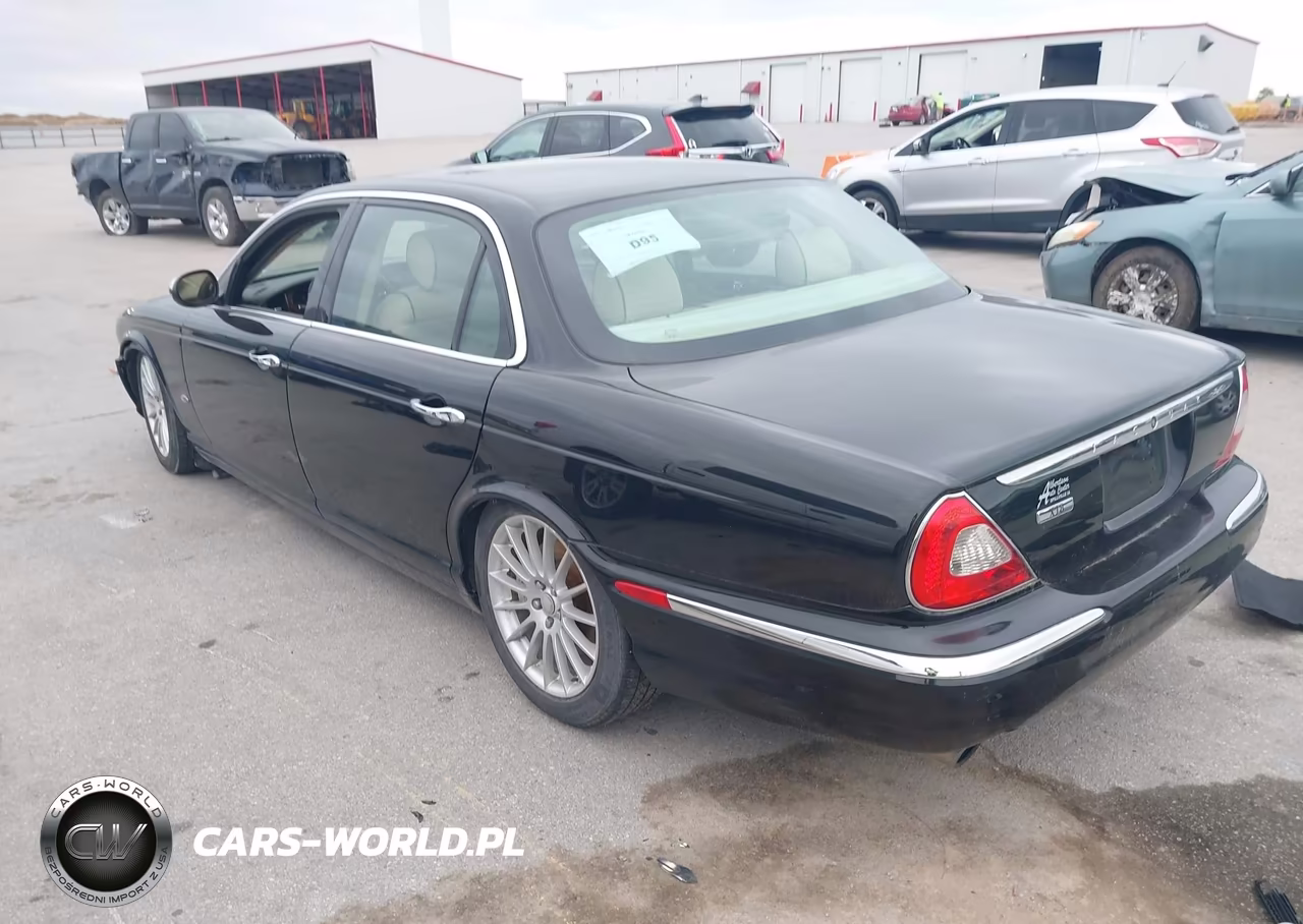 2007 Jaguar Xj VIN:SAJWA79B27SH14817 - 3
