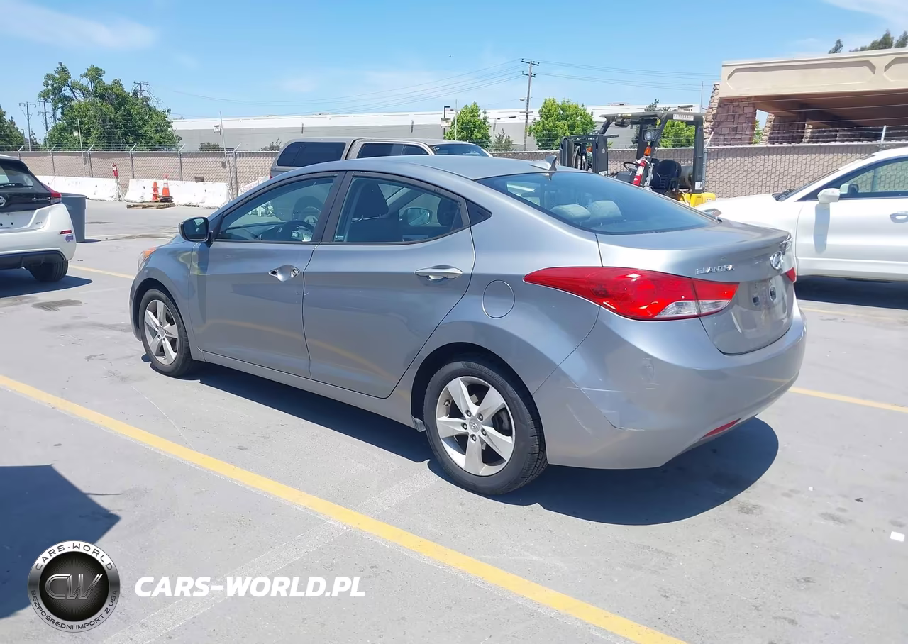 2013 Hyundai Elantra Gls VIN:KMHDH4AE8DU742474 - 3