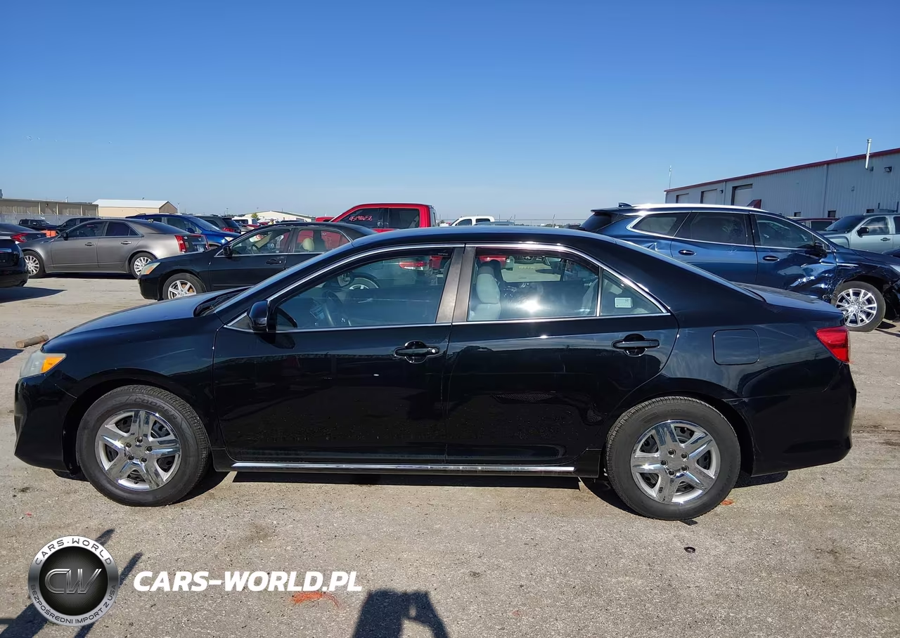 2014 Toyota Camry Le VIN:4T4BF1FK1ER409499 - 14