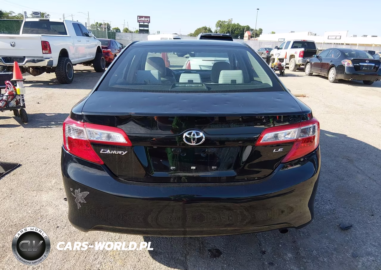2014 Toyota Camry Le VIN:4T4BF1FK1ER409499 - 16