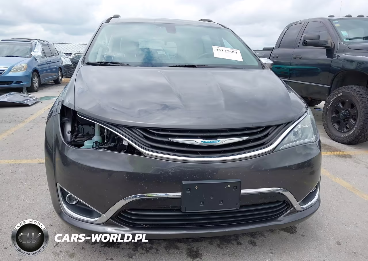 2018 Chrysler Pacifica Hybrid Limited VIN:2C4RC1N70JR230347 - 13