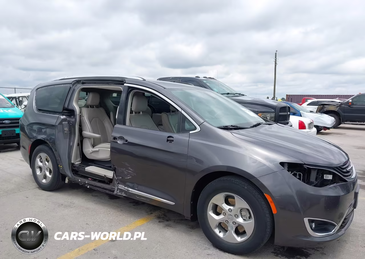 2018 Chrysler Pacifica Hybrid Limited VIN:2C4RC1N70JR230347 - 6