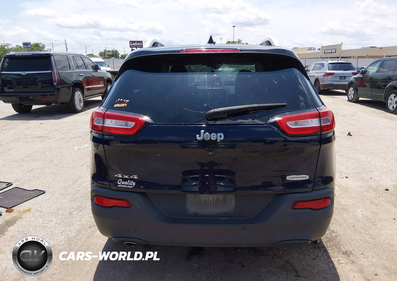 2016 Jeep Cherokee Latitude VIN:1C4PJMCB4GW285941 - 16