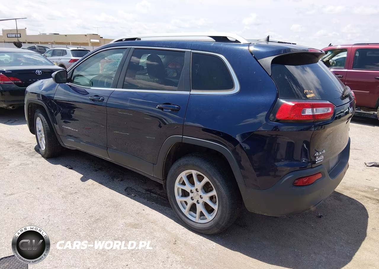 2016 Jeep Cherokee Latitude VIN:1C4PJMCB4GW285941 - 3