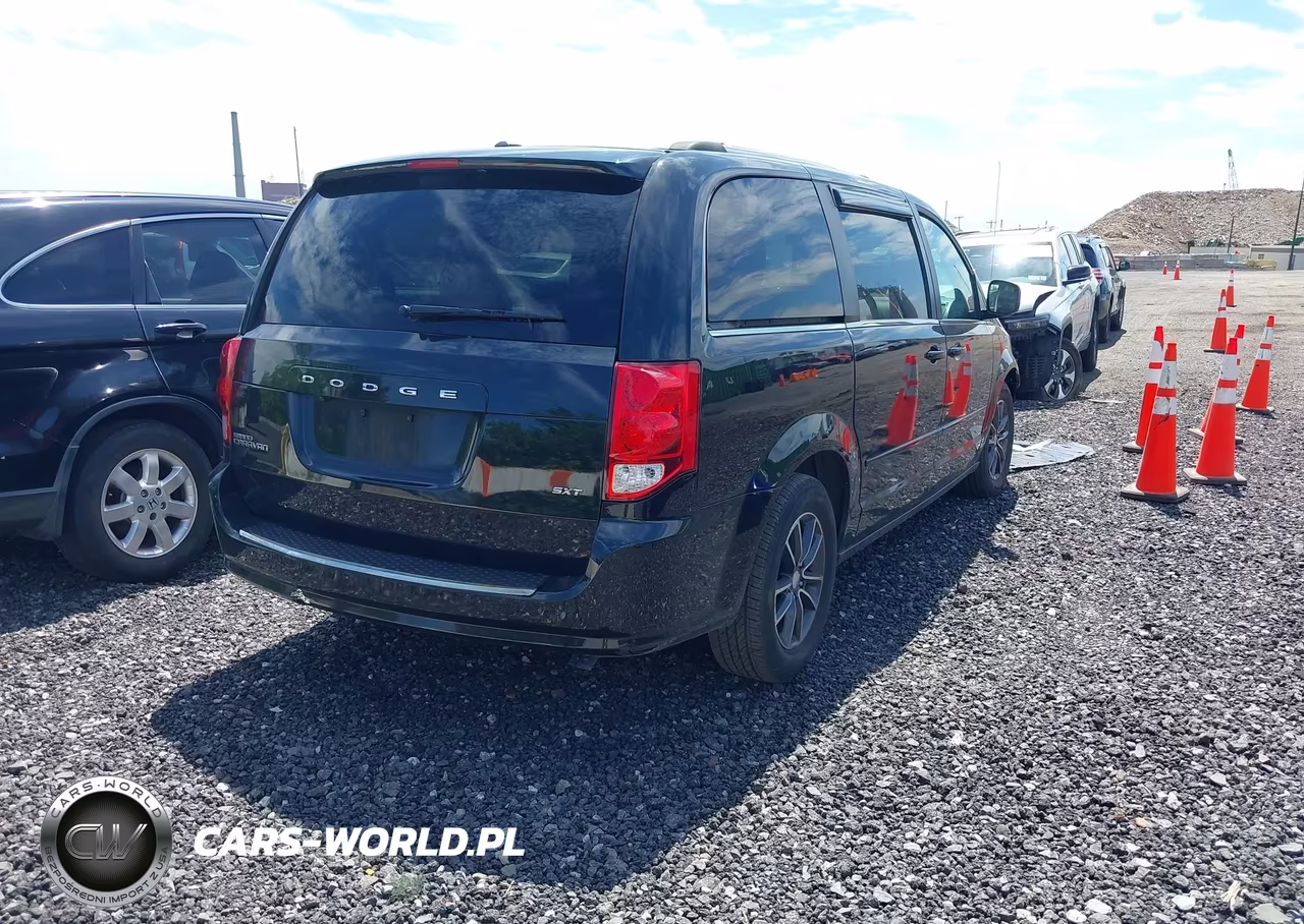 2017 Dodge Grand Caravan Sxt VIN:2C4RDGCG2HR862764 - 4