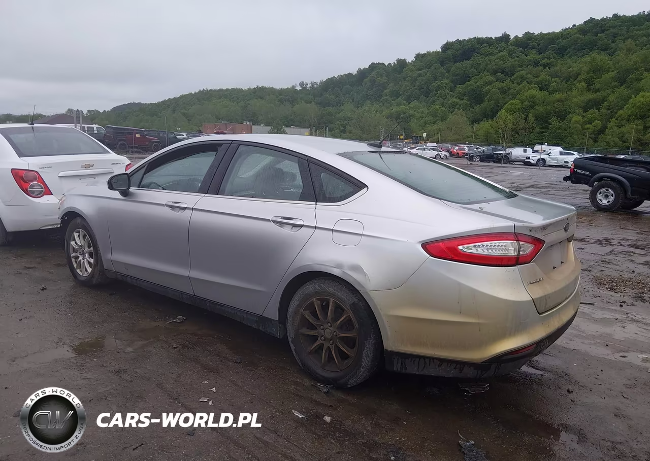 2015 Ford Fusion S VIN:1FA6P0G79F5111933 - 3