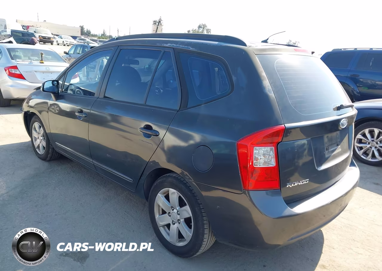 2008 Kia Rondo Lx V6 VIN:KNAFG526687135827 - 3