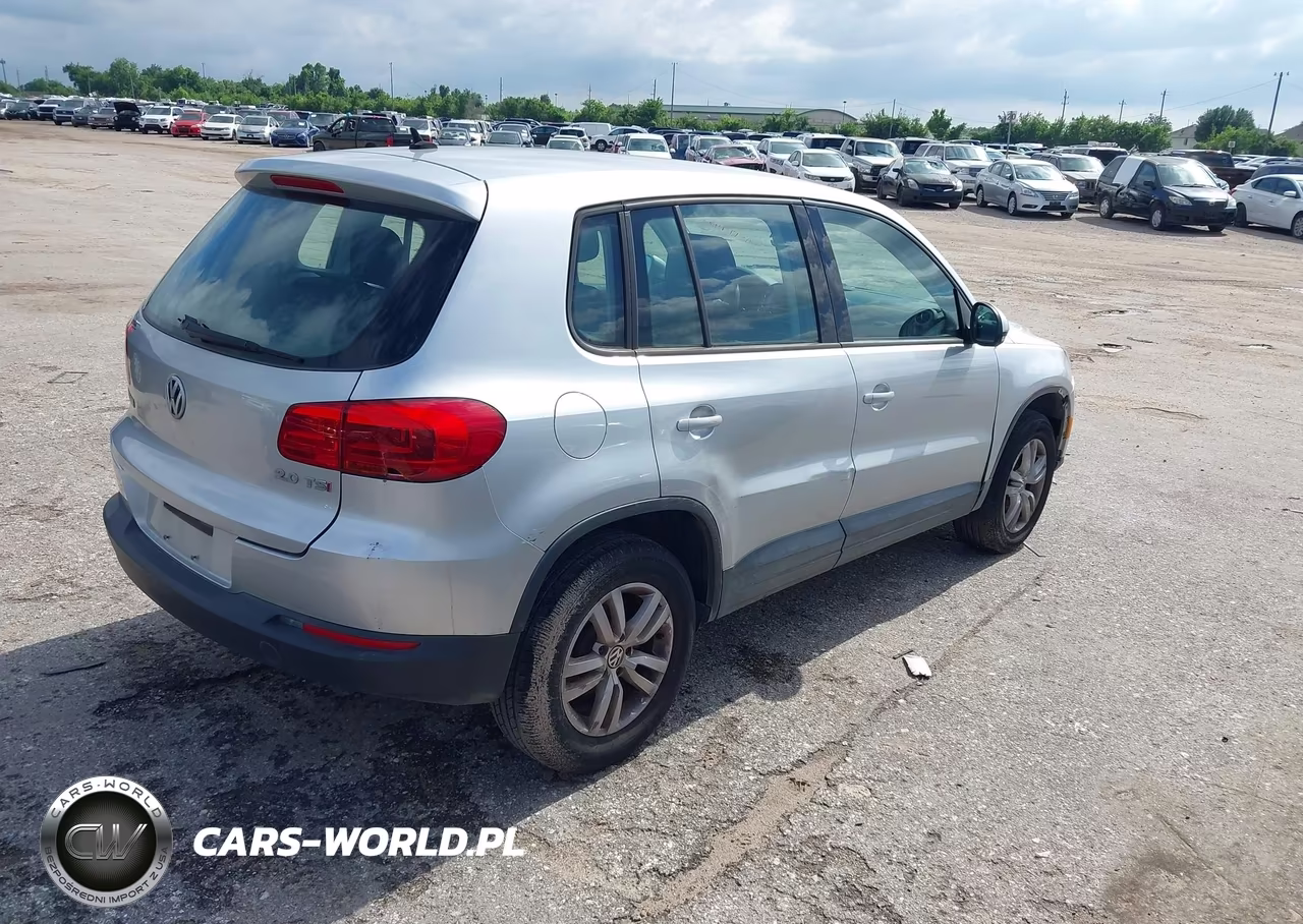 2012 Volkswagen Tiguan S VIN:WVGAV7AX7CW589345 - 4