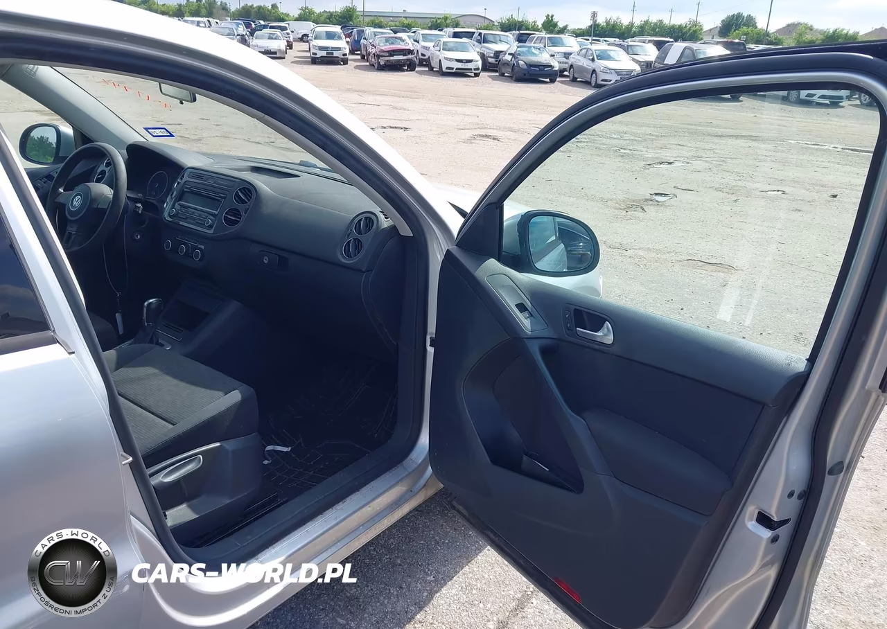 2012 Volkswagen Tiguan S VIN:WVGAV7AX7CW589345 - 5