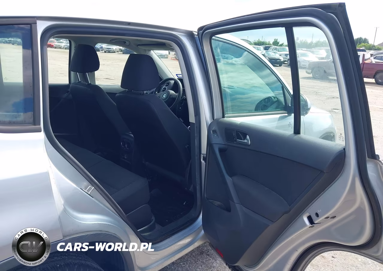 2012 Volkswagen Tiguan S VIN:WVGAV7AX7CW589345 - 8