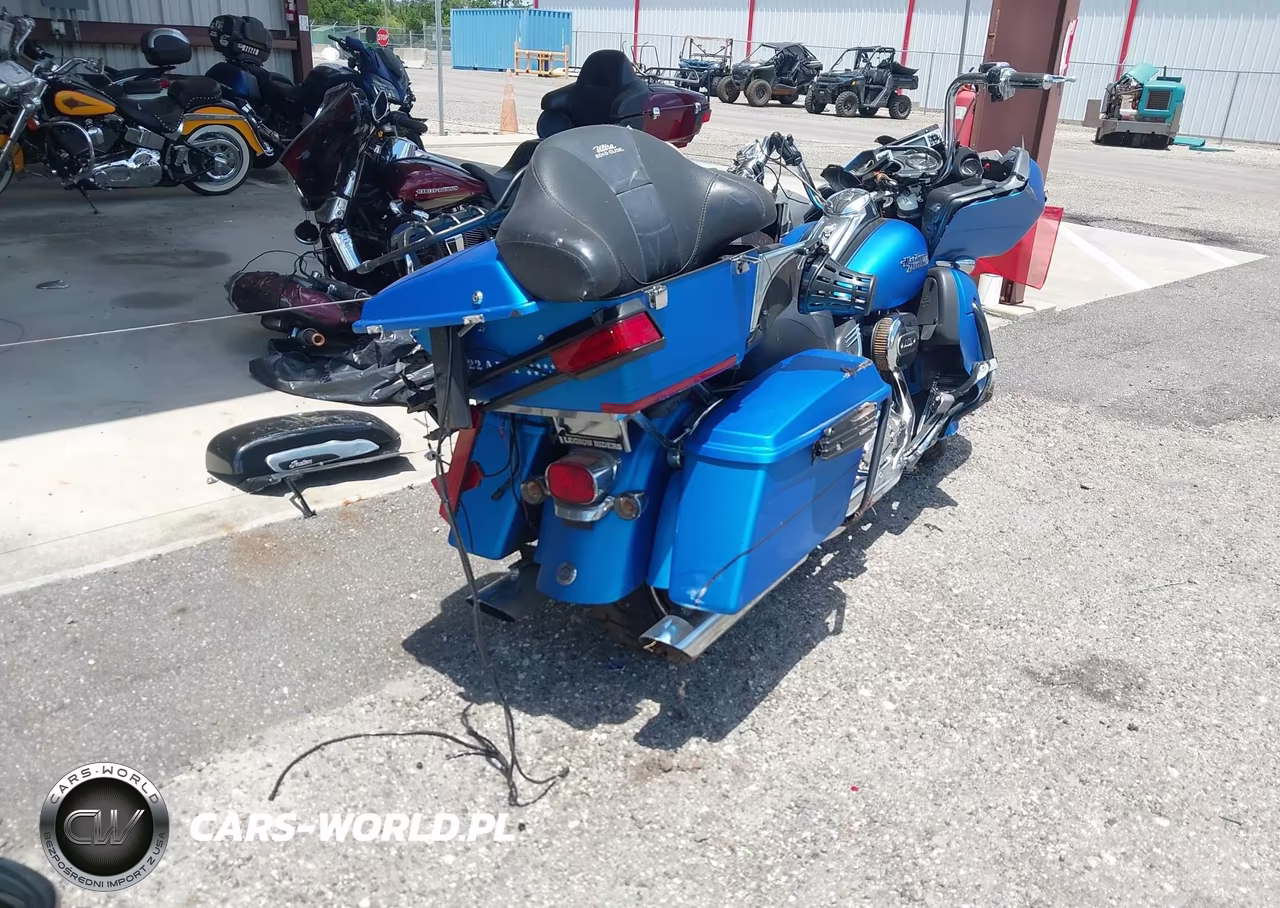 2011 Harley-Davidson Fltruse VIN:1HD1TA810BB956552 - 4