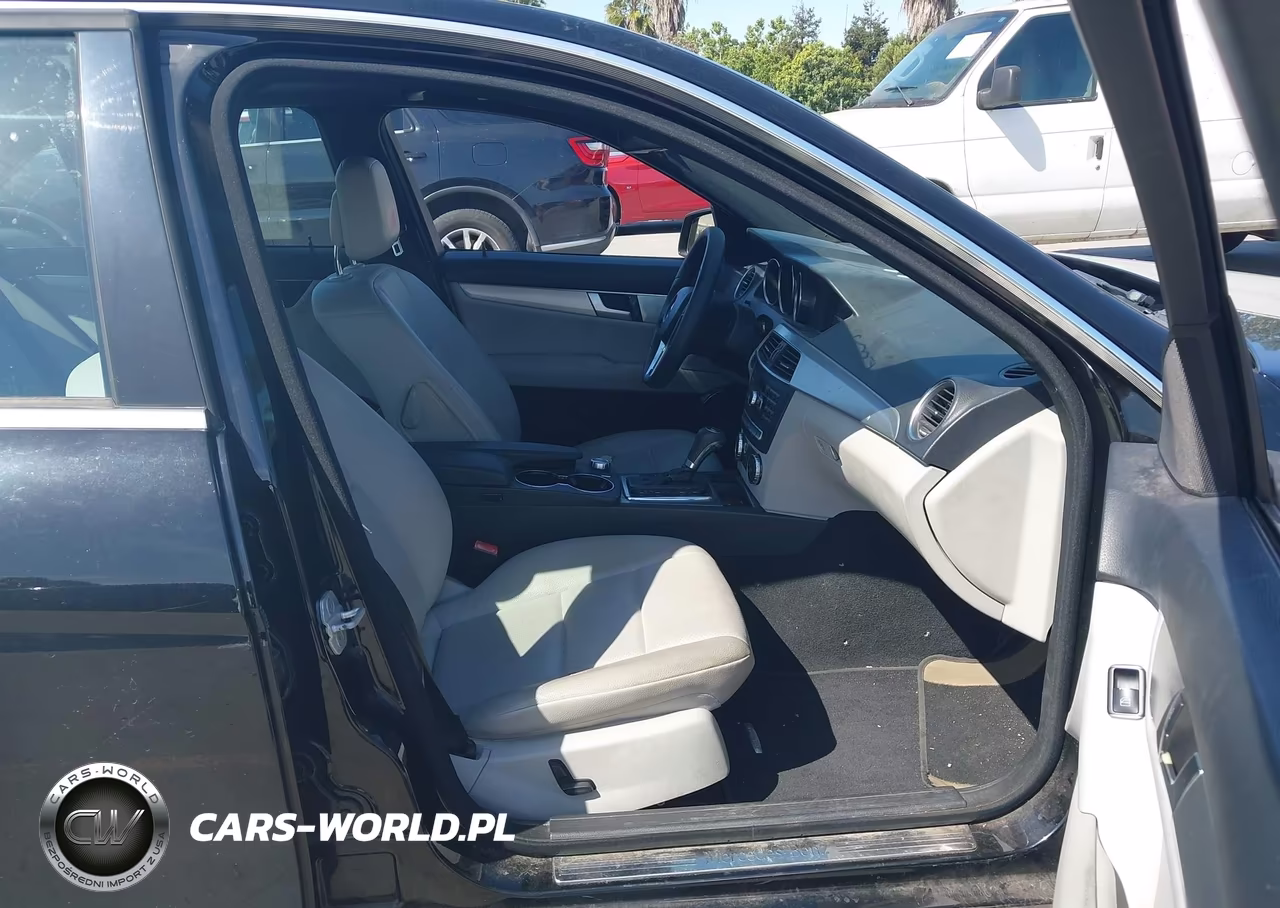 2013 Mercedes-Benz C 250 Sport VIN:WDDGF4HBXDR295738 - 5