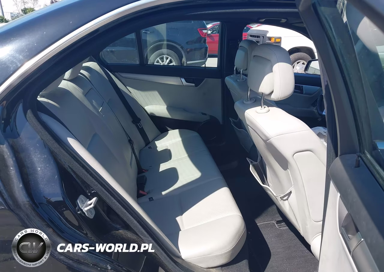 2013 Mercedes-Benz C 250 Sport VIN:WDDGF4HBXDR295738 - 8