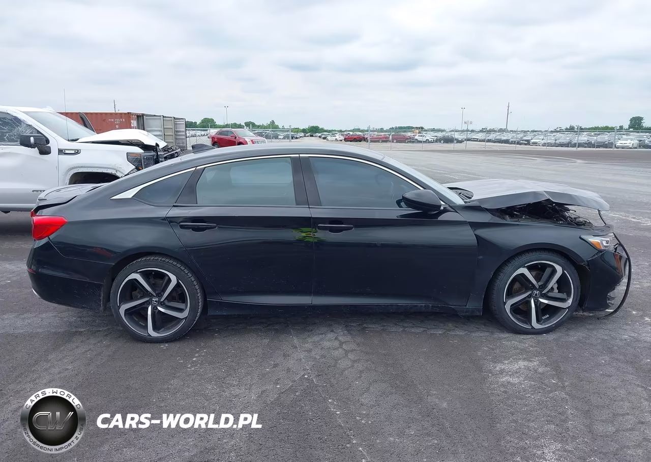 2018 Honda Accord Sport VIN:1HGCV1F3XJA223939 - 14