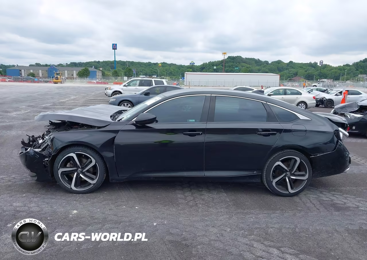 2018 Honda Accord Sport VIN:1HGCV1F3XJA223939 - 15