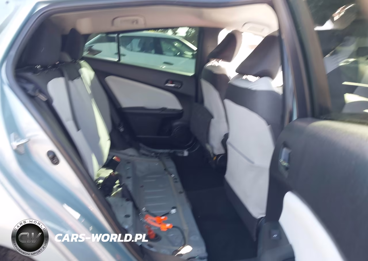 2016 Toyota Prius Two VIN:JTDKBRFU6G3504675 - 8