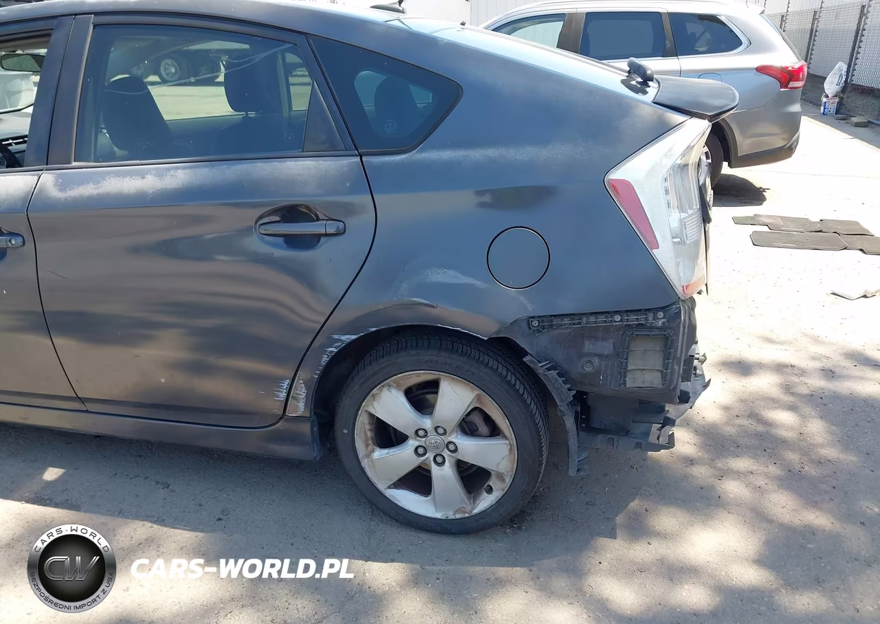 2011 Toyota Prius Three VIN:JTDKN3DU6B1365532 - 18