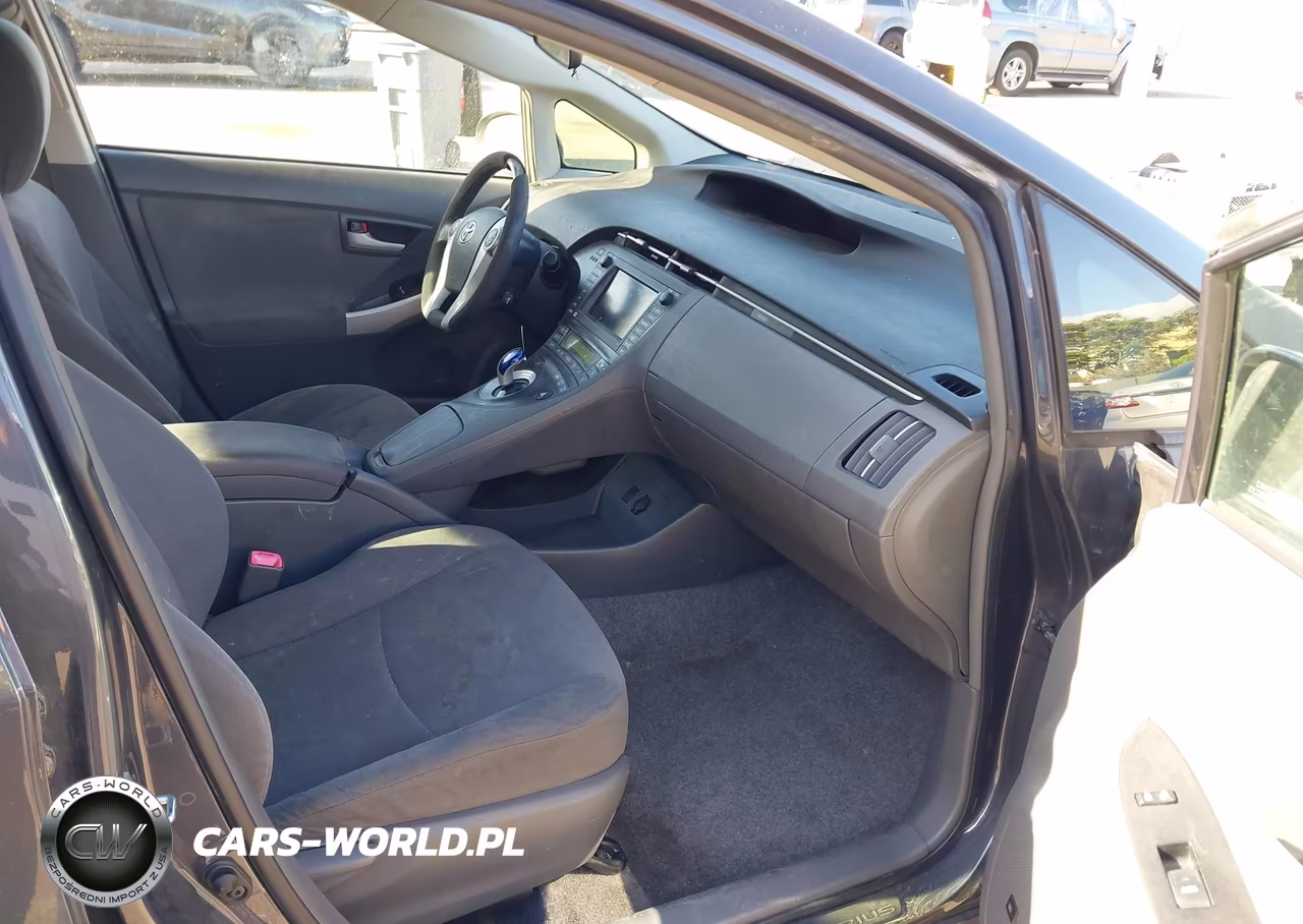 2011 Toyota Prius Three VIN:JTDKN3DU6B1365532 - 5