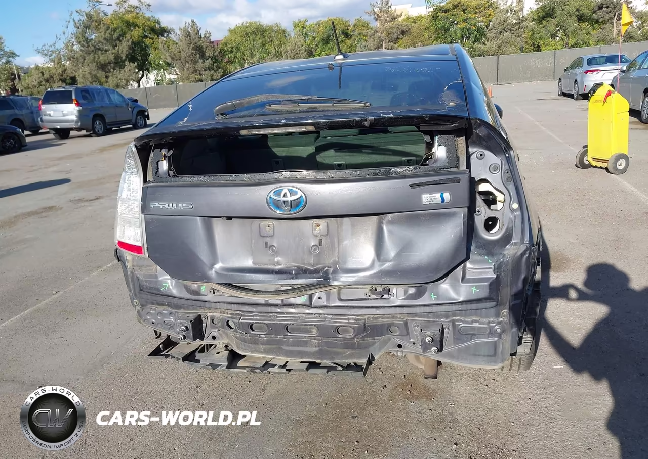 2011 Toyota Prius Three VIN:JTDKN3DU6B1365532 - 6