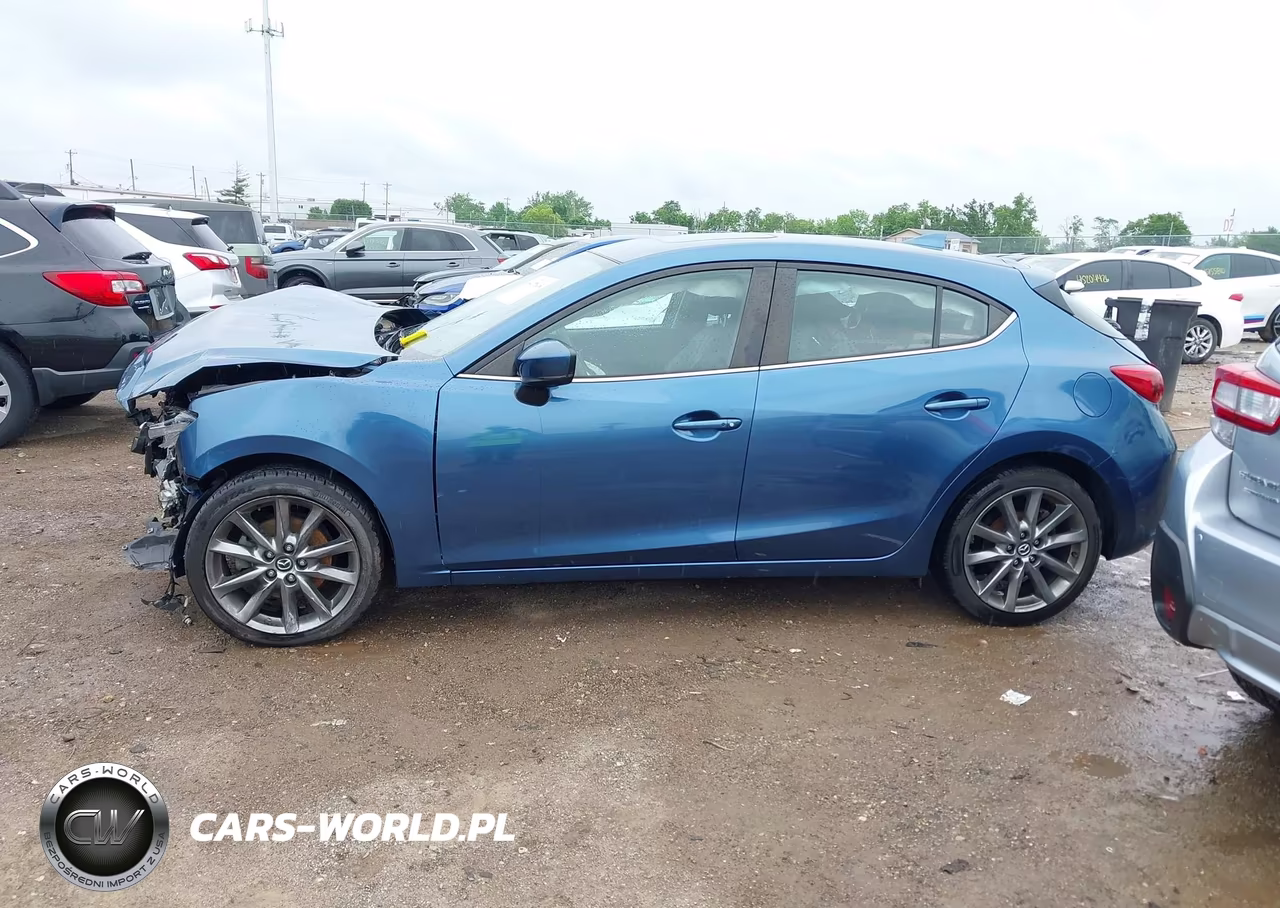 2018 Mazda Mazda3 Touring VIN:3MZBN1L31JM172569 - 15
