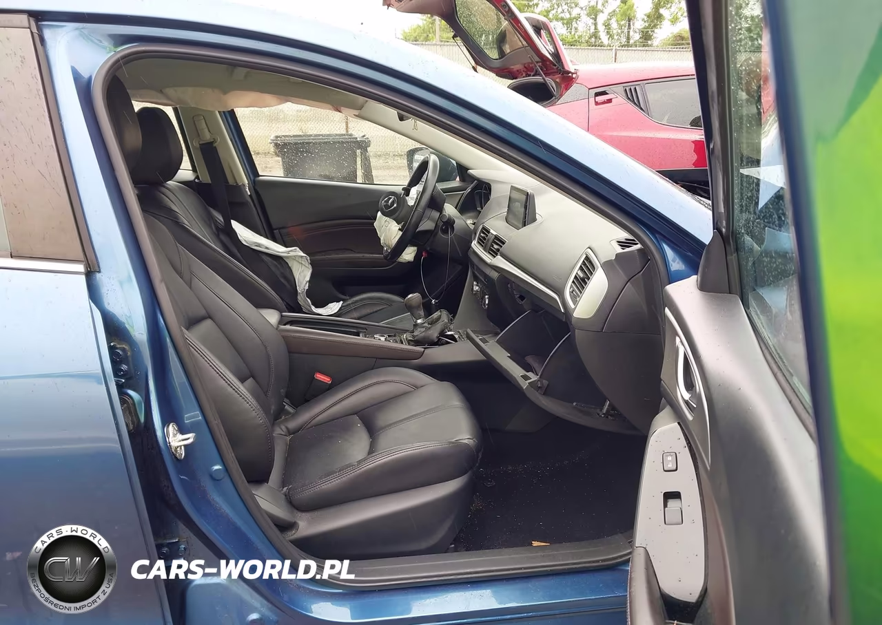 2018 Mazda Mazda3 Touring VIN:3MZBN1L31JM172569 - 5