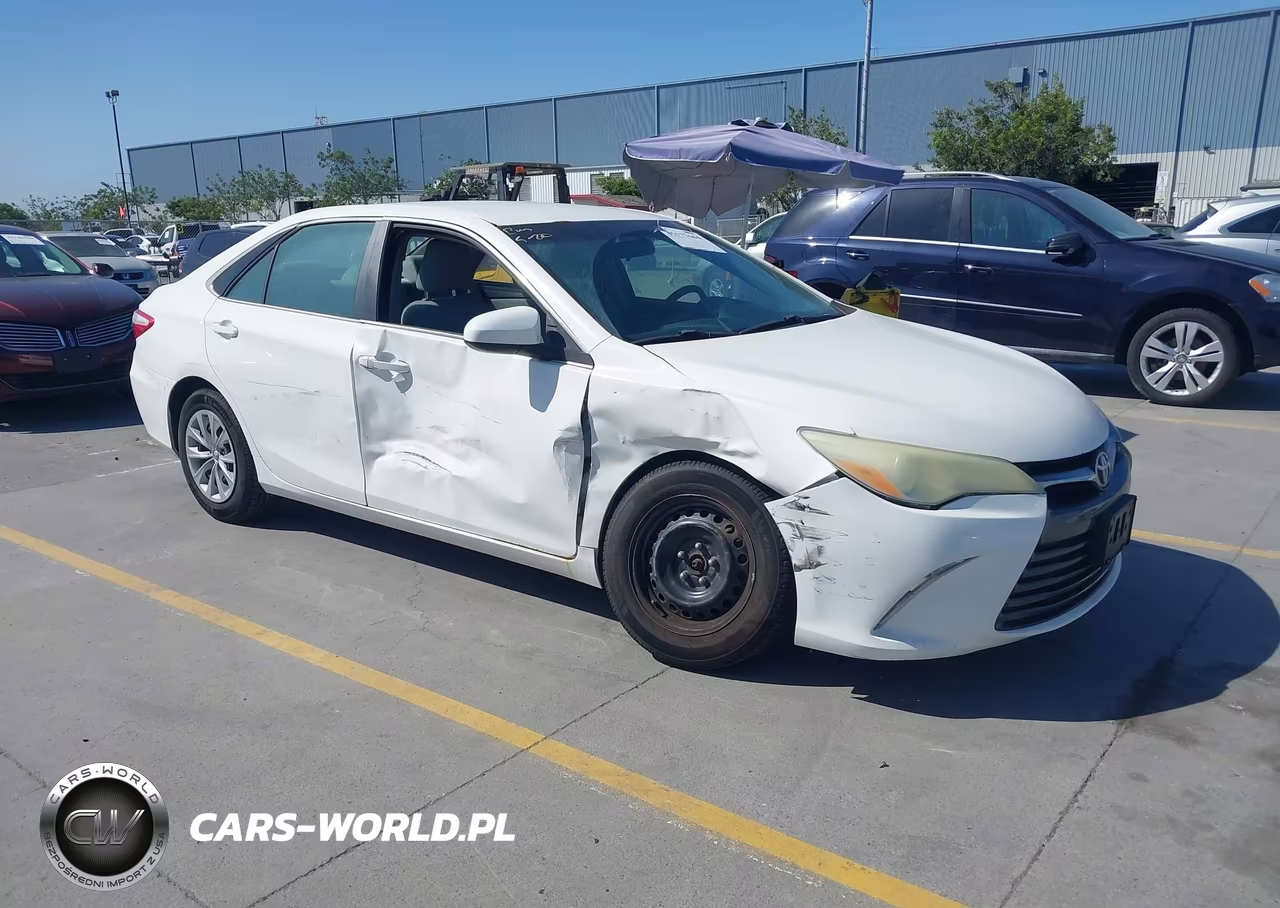 2016 Toyota Camry Le – zdjęcie 1 z 11
