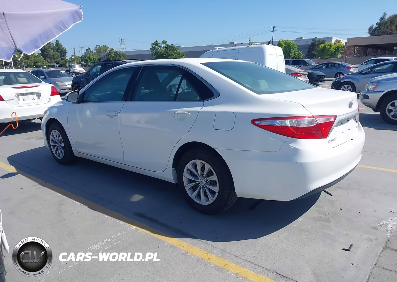 2016 Toyota Camry Le VIN:4T4BF1FK5GR535397 - 3