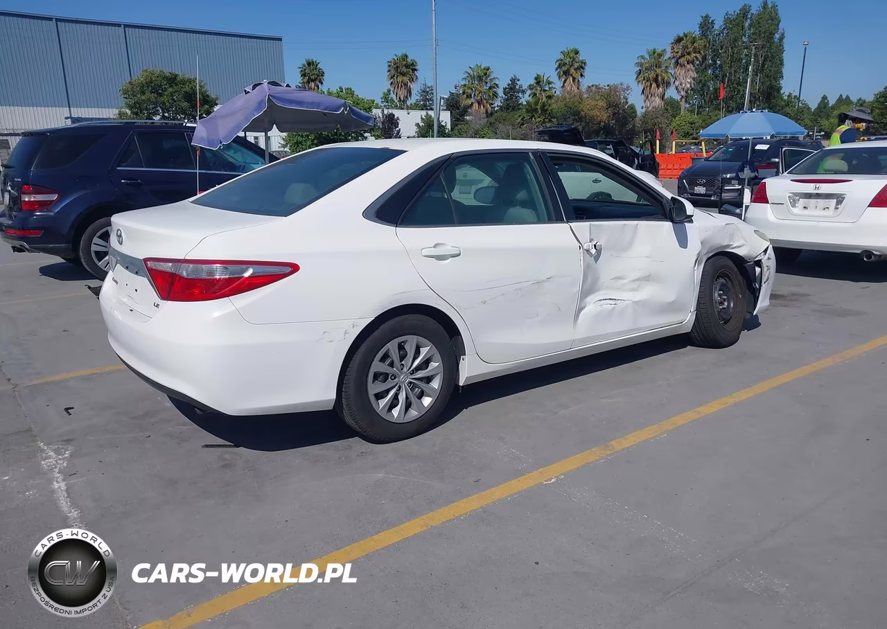 2016 Toyota Camry Le VIN:4T4BF1FK5GR535397 - 4