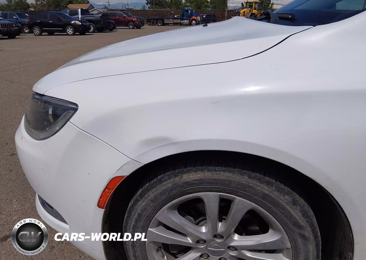 2017 Chrysler 200 Limited Platinum VIN:1C3CCCAB7HN504327 - 6