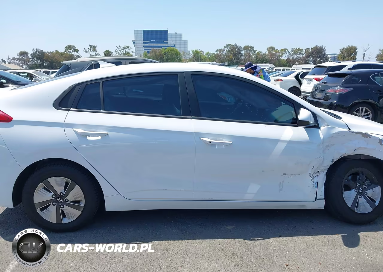 2021 Hyundai Ioniq Hybrid Blue VIN:KMHC65LC8MU252846 - 13