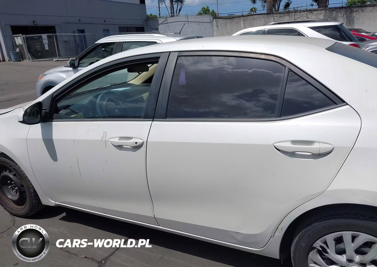 2017 Toyota Corolla Le VIN:5YFBURHE6HP703573 - 15