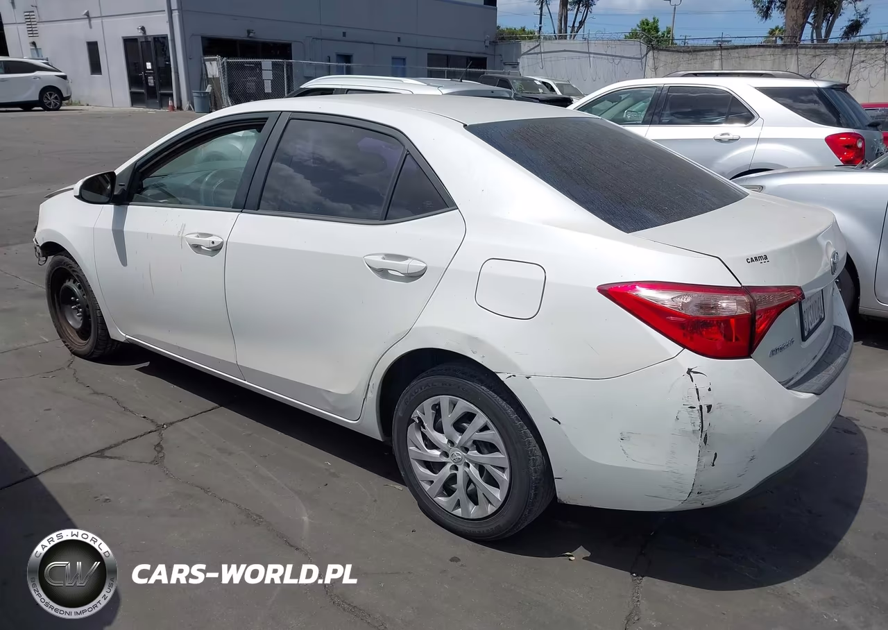2017 Toyota Corolla Le VIN:5YFBURHE6HP703573 - 3