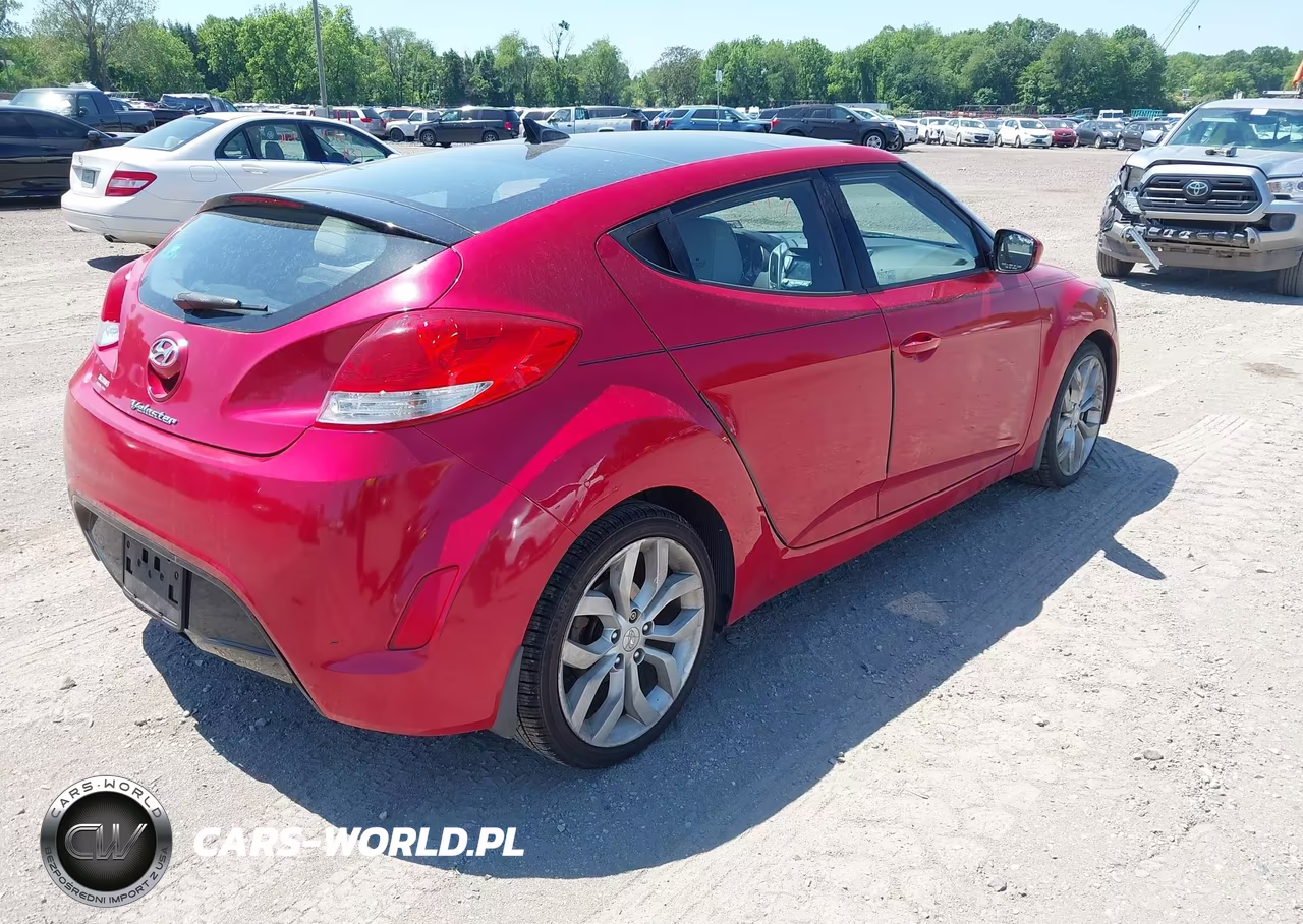 2013 Hyundai Veloster Base W-Gray VIN:KMHTC6AD5DU148311 - 4