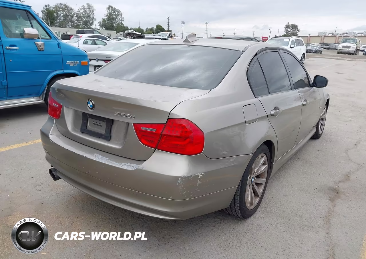 2011 BMW 328I VIN:WBAPH5C59BA441986 - 4