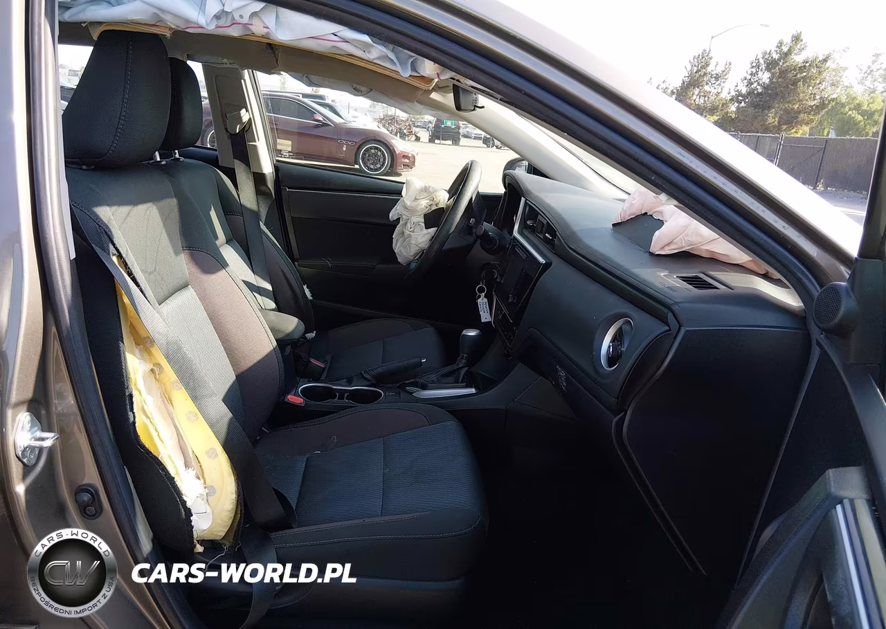 2018 Toyota Corolla Le VIN:2T1BURHE6JC021878 - 5