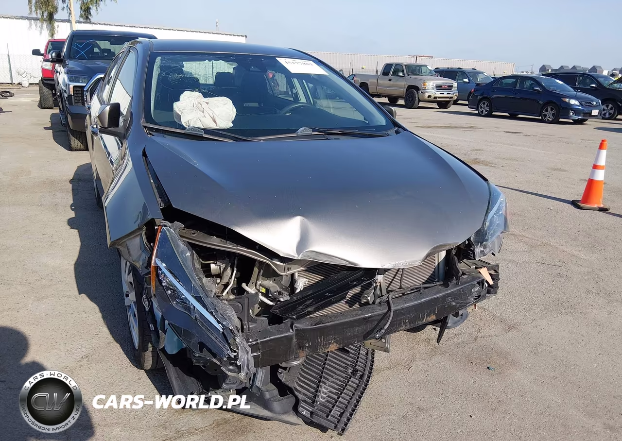 2018 Toyota Corolla Le VIN:2T1BURHE6JC021878 - 6