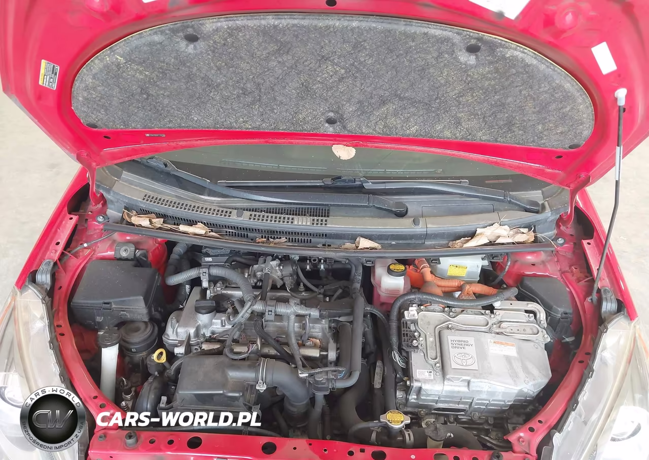 2015 Toyota Prius C Two VIN:JTDKDTB31F1101735 - 10