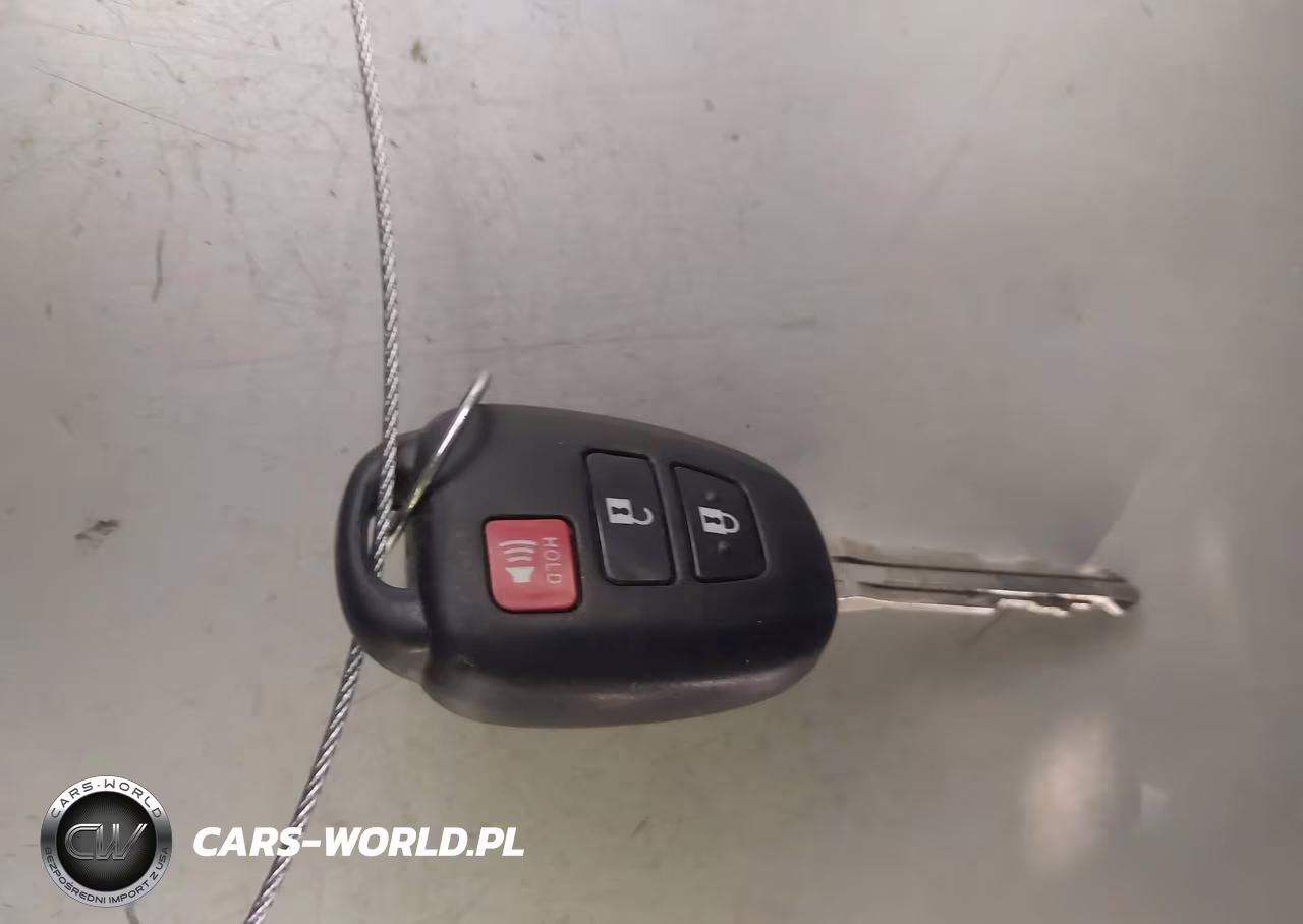2015 Toyota Prius C Two VIN:JTDKDTB31F1101735 - 11