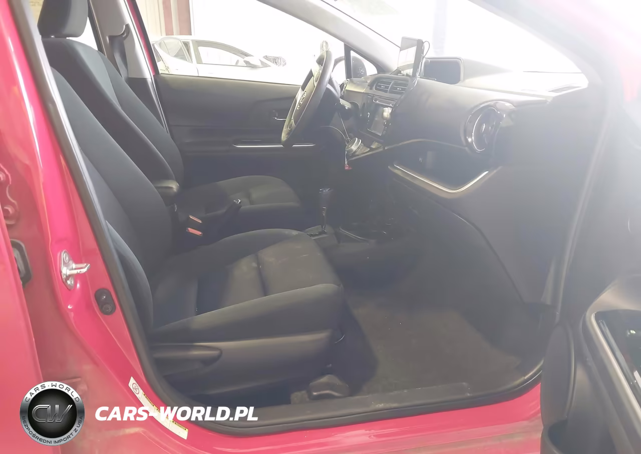 2015 Toyota Prius C Two VIN:JTDKDTB31F1101735 - 5
