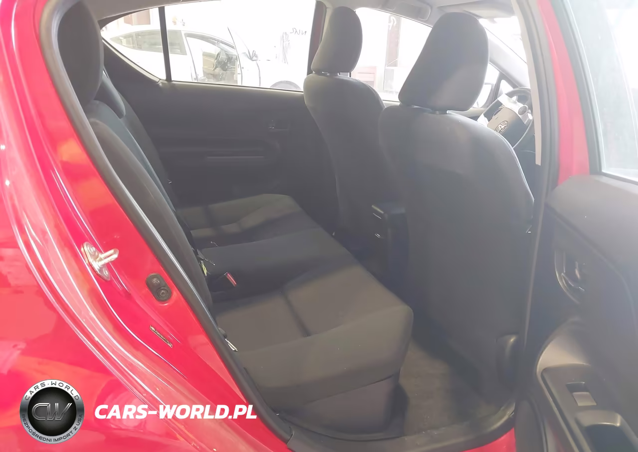 2015 Toyota Prius C Two VIN:JTDKDTB31F1101735 - 8