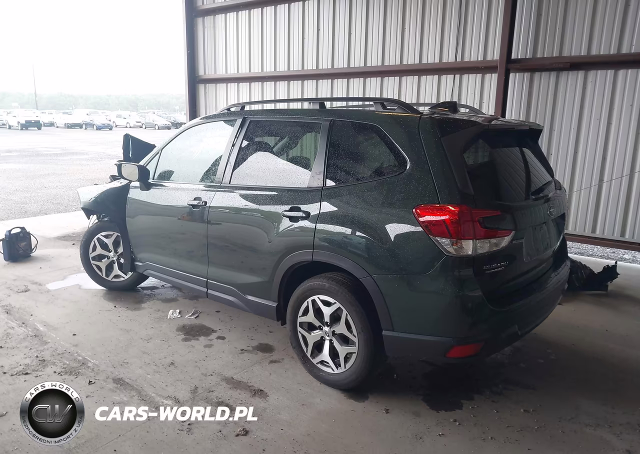 2024 Subaru Forester Premium VIN:JF2SKADC5RH501446 - 3
