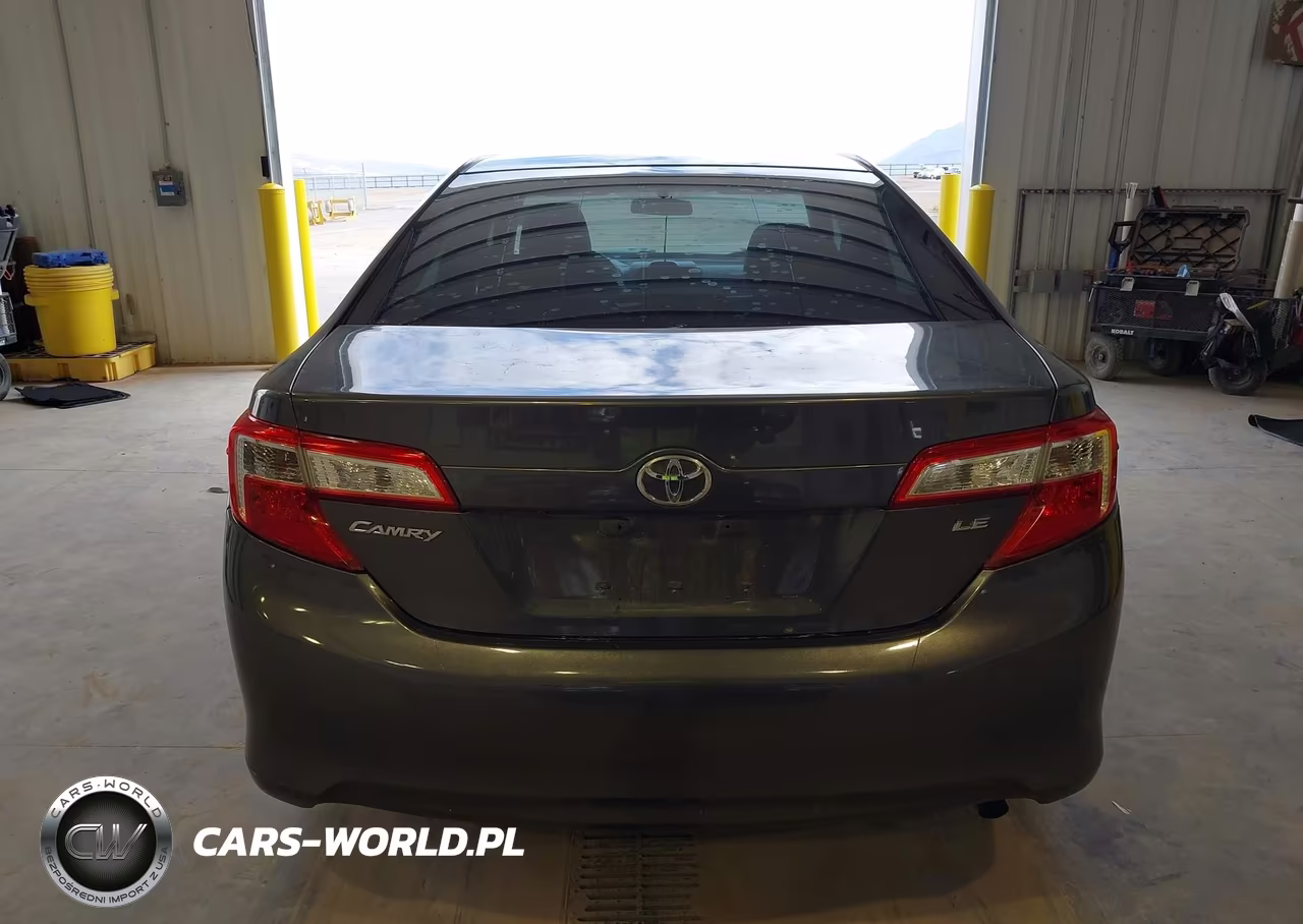 2014 Toyota Camry Le VIN:4T1BF1FK6EU364585 - 17