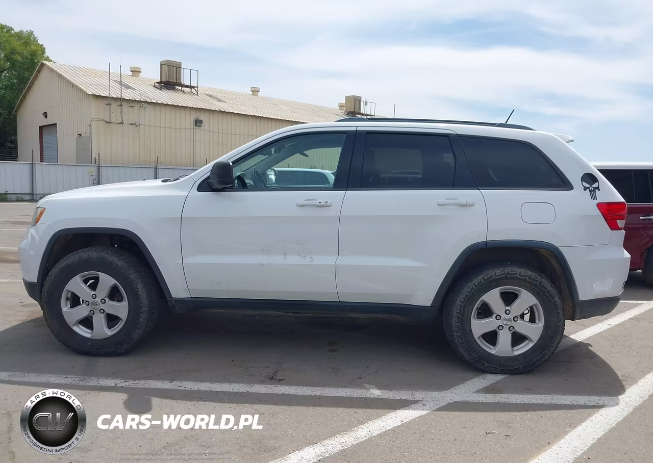 2013 Jeep Grand Cherokee Laredo VIN:1C4RJFAG4DC585964 - 14
