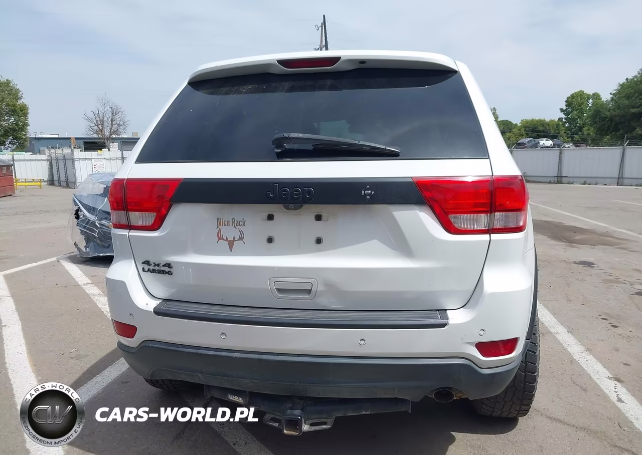 2013 Jeep Grand Cherokee Laredo VIN:1C4RJFAG4DC585964 - 16